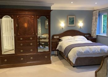 bedroom bedroom
